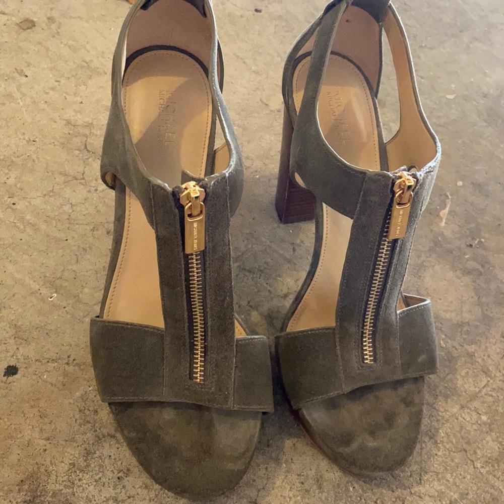 Michael Kors size 9 sandals